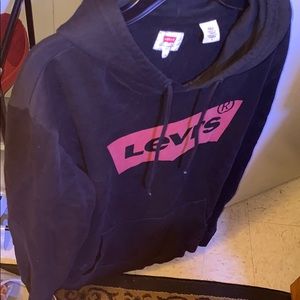 Levi’s sweatshirt